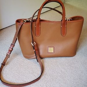 Dooney & Burke purse - like new